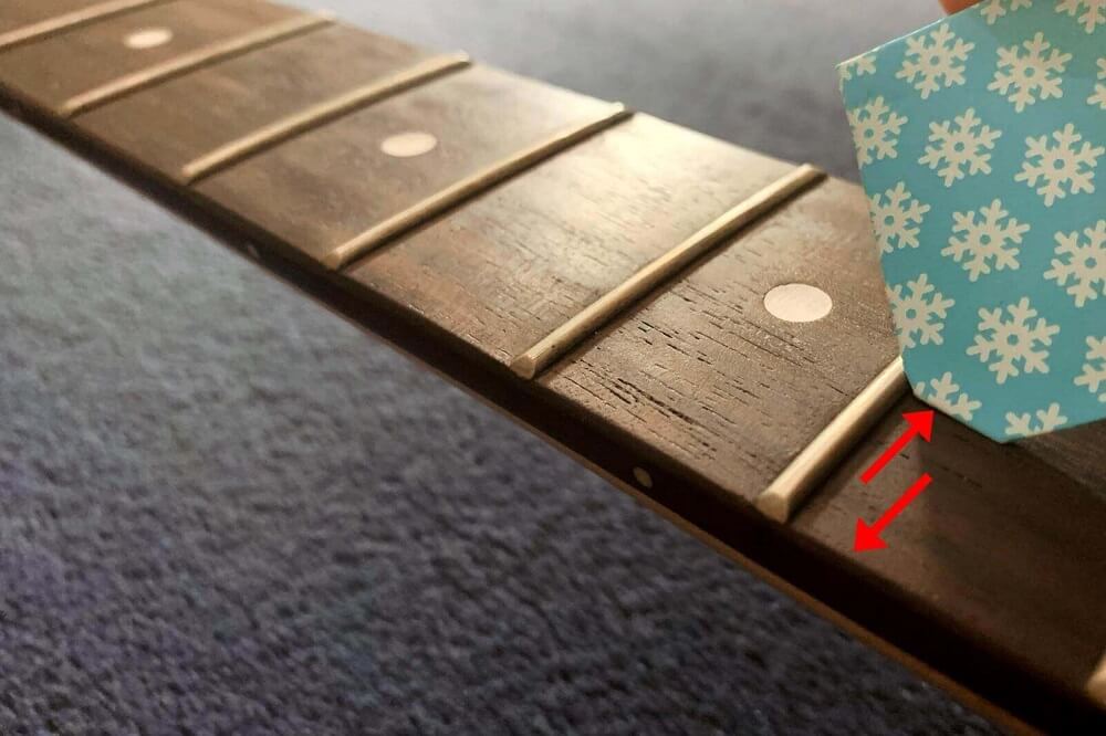 how-to-clean-a-guitar-fretboard-with-household-items-2024